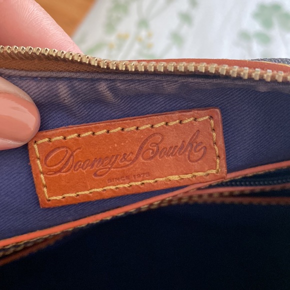 Dooney & Bourke Giants edition purse - Picture 10 of 16